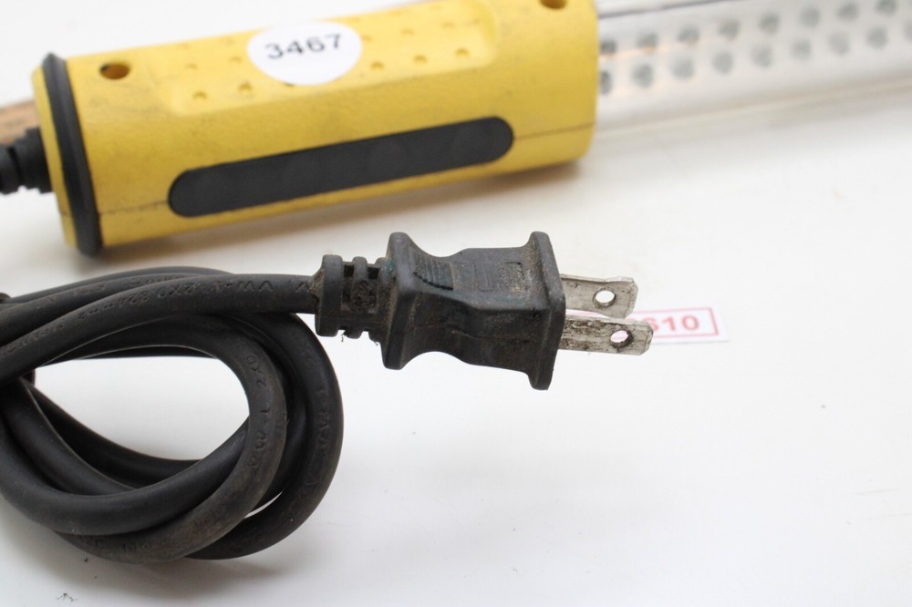 Intertek 18 LED 25 WattHanging Corded Work Light Works