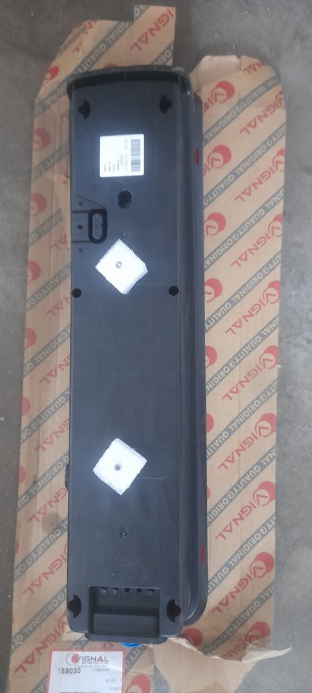 159030 VIGNAL REAR TAIL LIGHT LAMP UNIT COMBINATION
