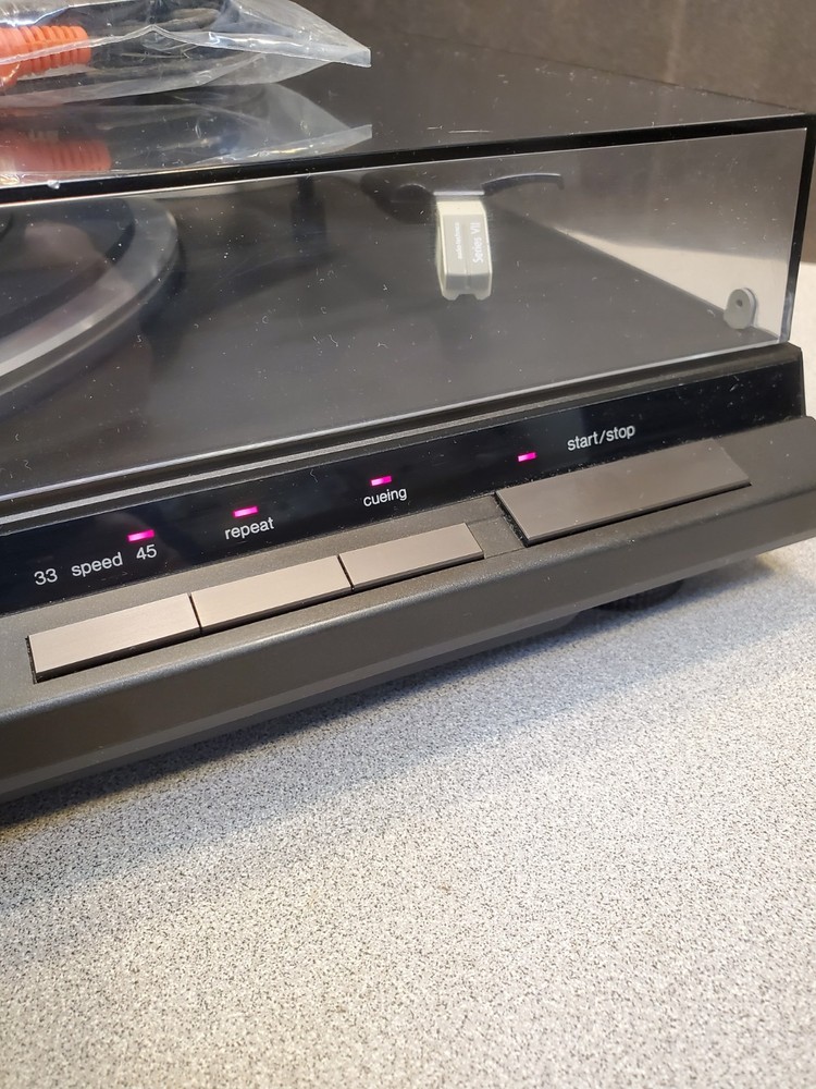 TECHNICS SL-QD33 Stereo Turntable, Quartz Direct Drive Automatic, Tested Working