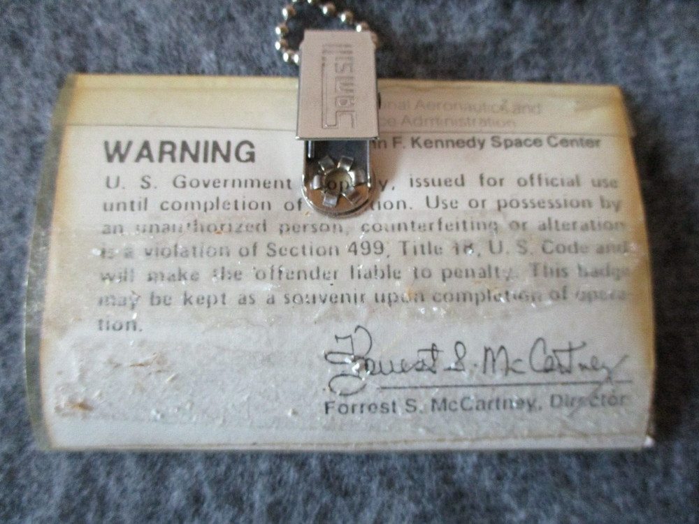 1988 NASA SHUTTLE STS26 LAUNCH NEWS MEDIA BADGES RETURN 2 FLIGHT POST CHALLENGER