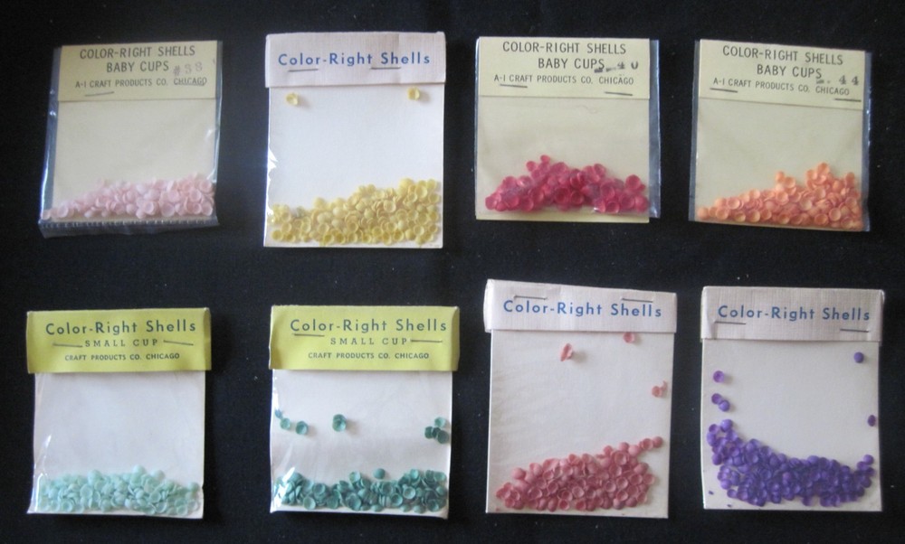8 Vintage Packages Colored Craft Shells