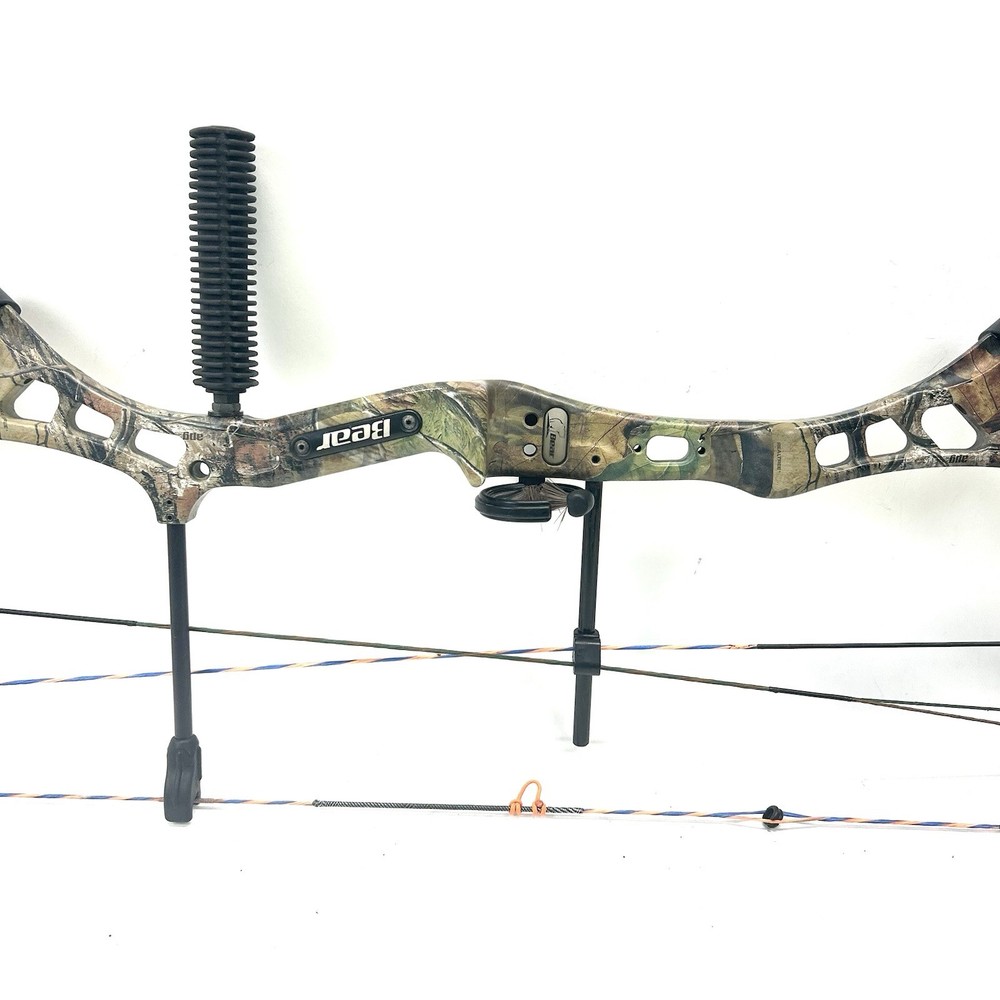 Bear Encounter Bow RH 27-32" / 60lbs.