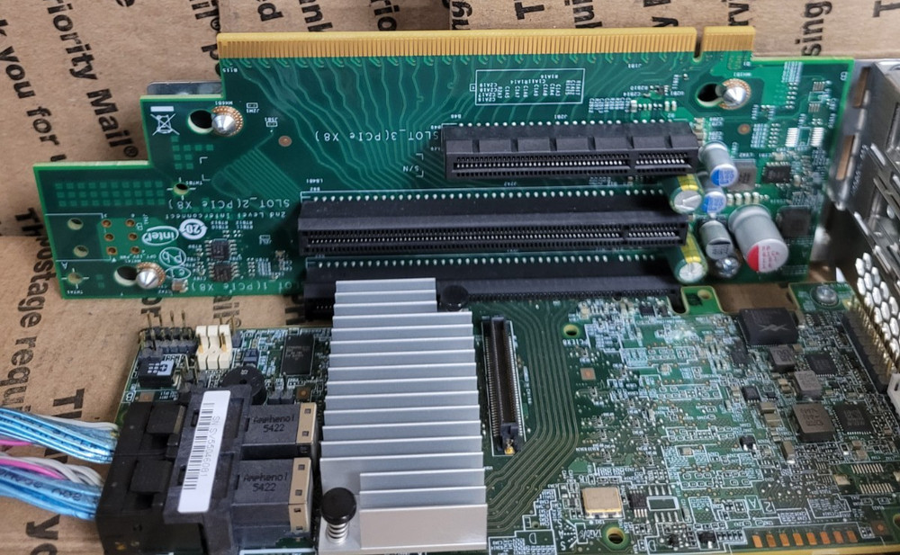 Intel RS3DC080 Raid Controller PBA G98401-250 FullHeight W/H18286-003A RISER