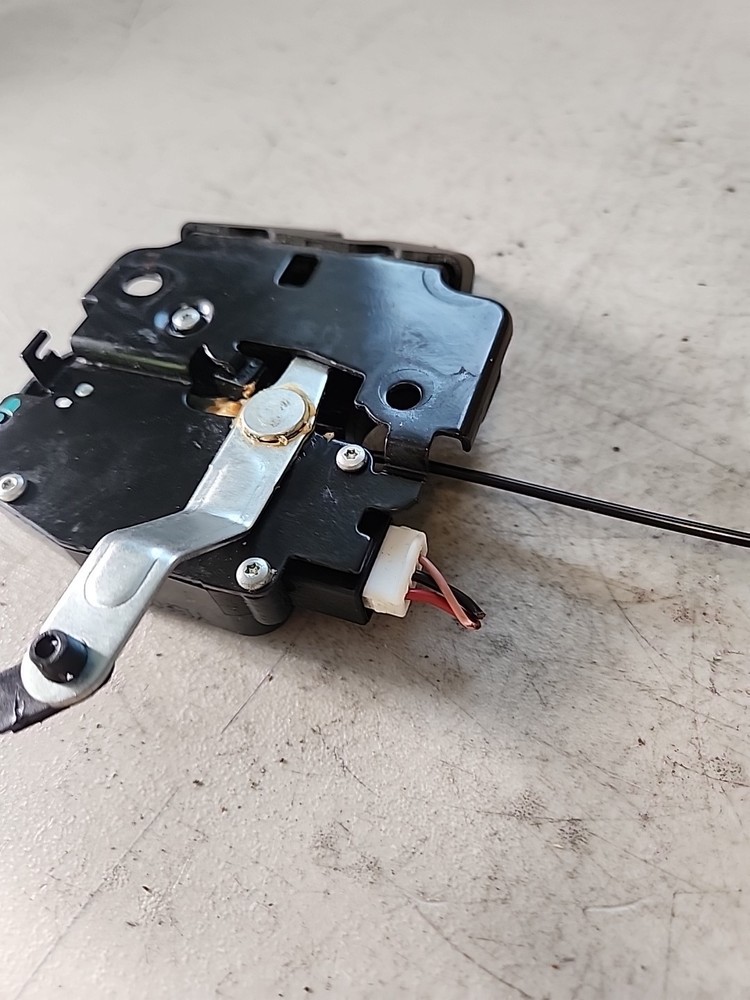 2016 Nissan Versa Power Trunk Latch