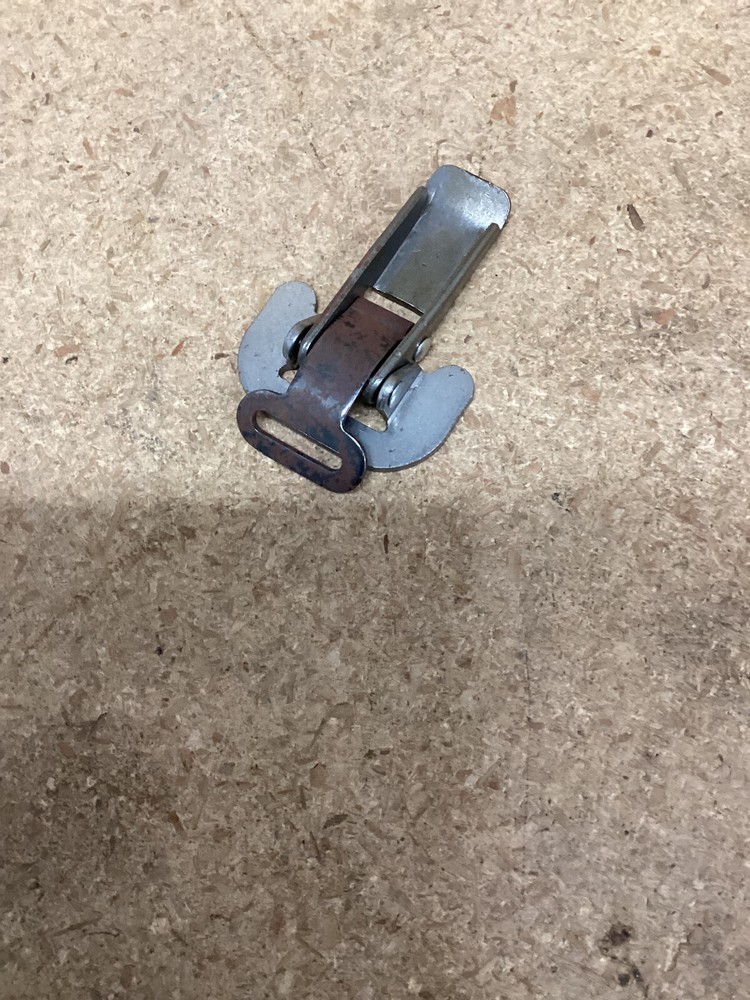 bracket assmy.box latch 2510-00-722-6908(8-EACH)