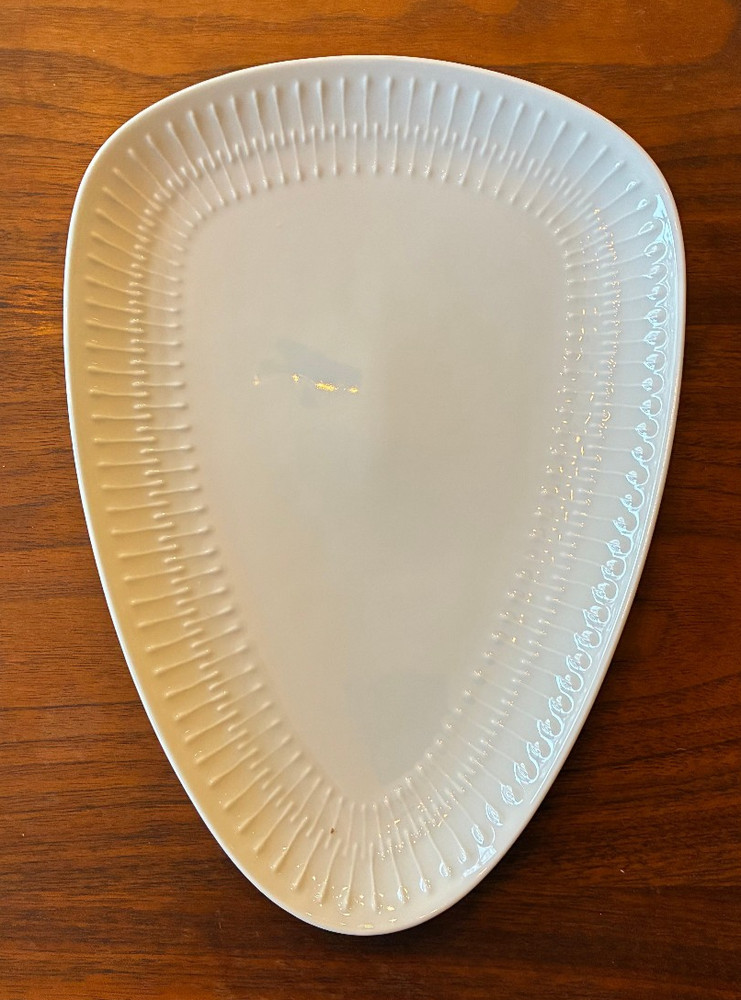 Hutschenreuther Apart Pattern 11" Oval Serving Platter - Excellent Condition