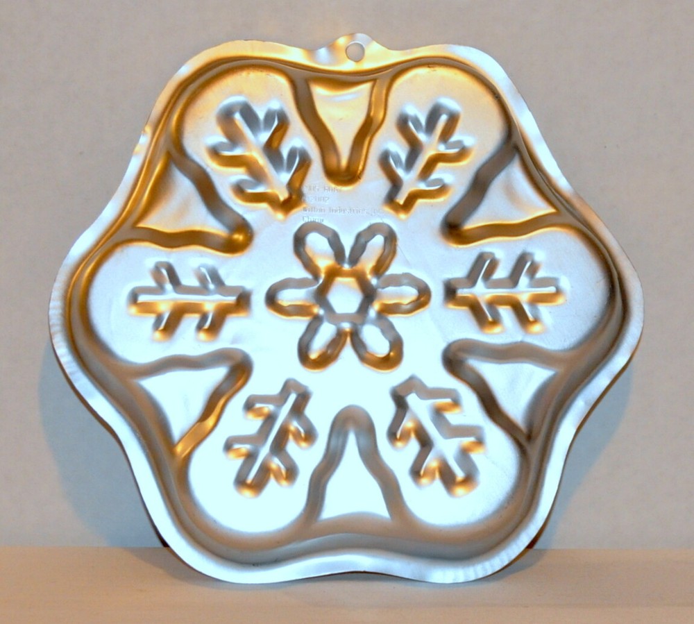 Wilton Snowflake Aluminum Cake Pan – 2002 - #2105-6087