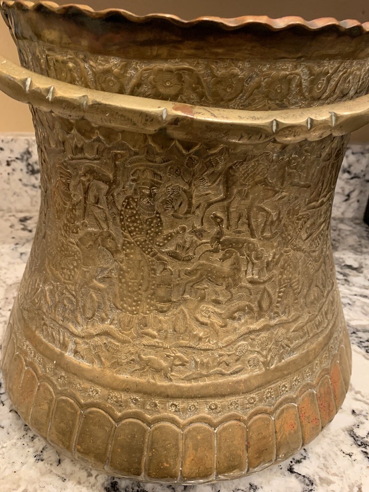 Middle Eastern bucket