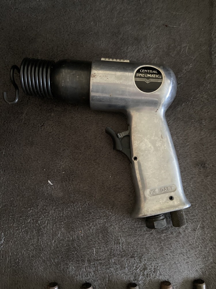 Central Pneumatic Impact 150mm Air Hammer With Bits