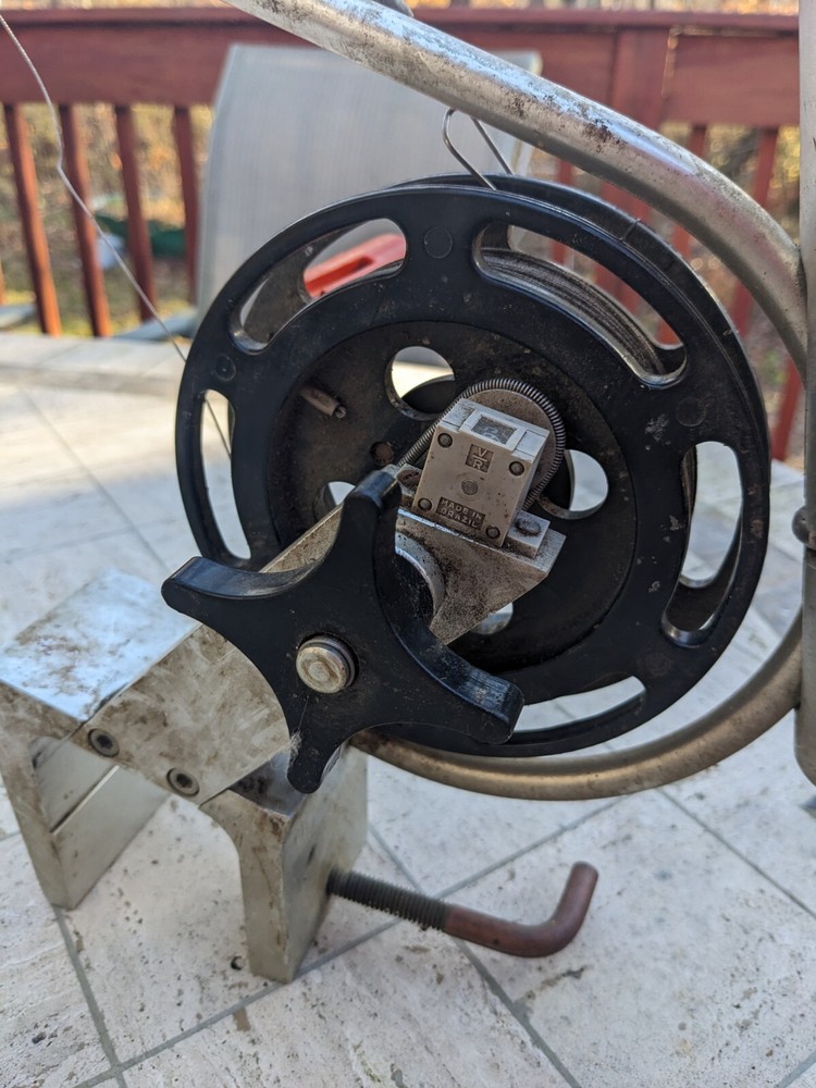 Big Jon Aluminum base Downrigger +Rod Holder