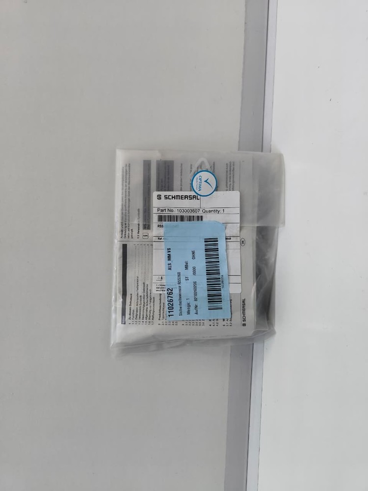 NEW SCHMERSAL RSS260-I2-D-ST ELECTRONIC SAFETY SENSOR, VS#146