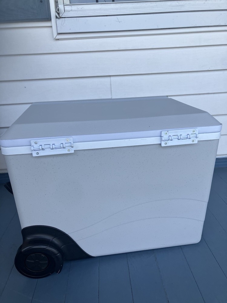 Koolatron 12V Electric Cooler / Warmer 36 Qt Opened Box New