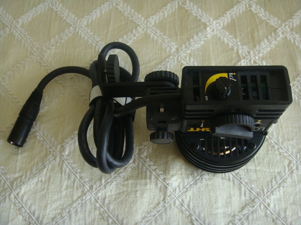 LOWEL- LIGHT With 2 Bescor Battery Packs.