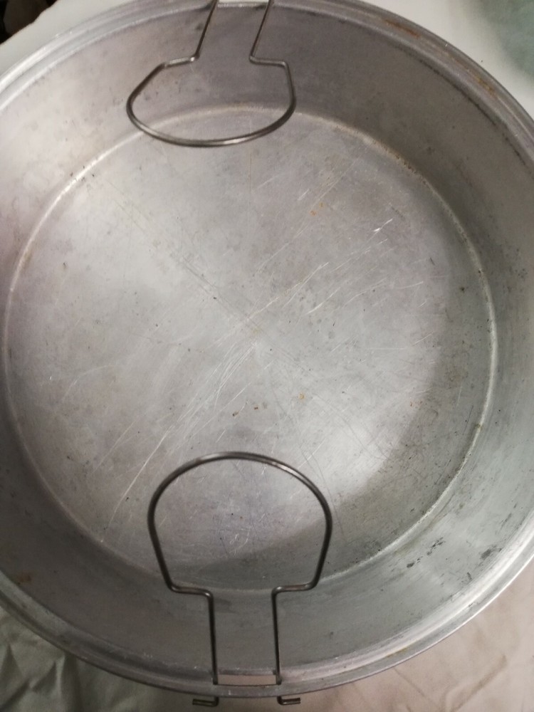 VINTAGE ALUMINUM PAN