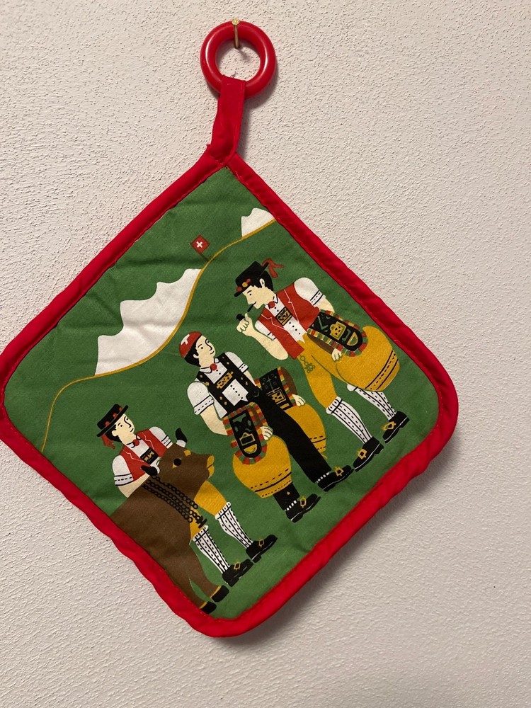 Swiss pot holder
