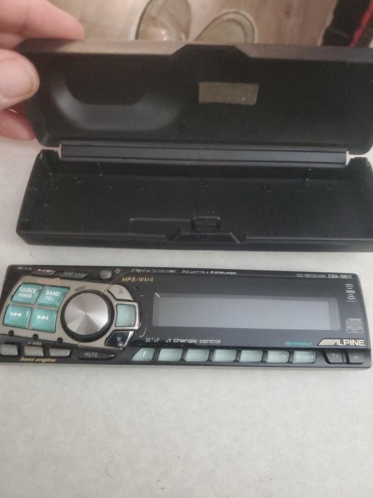 alpine CDA-9811 faceplate And Storage Box