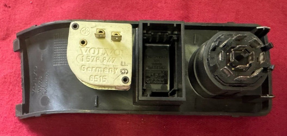 Volvo 1096568 Headlight Switch Panel Assembly 3471