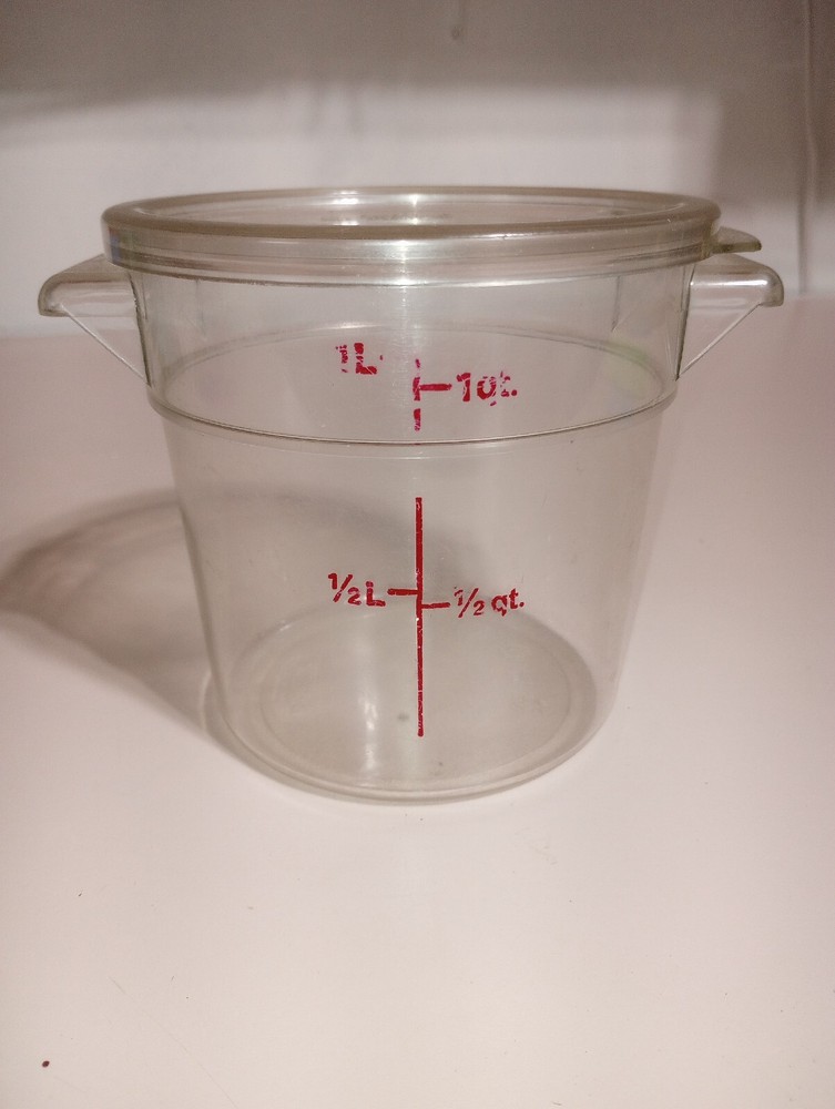 Cambro 1 Qt. Storage Container With Lid