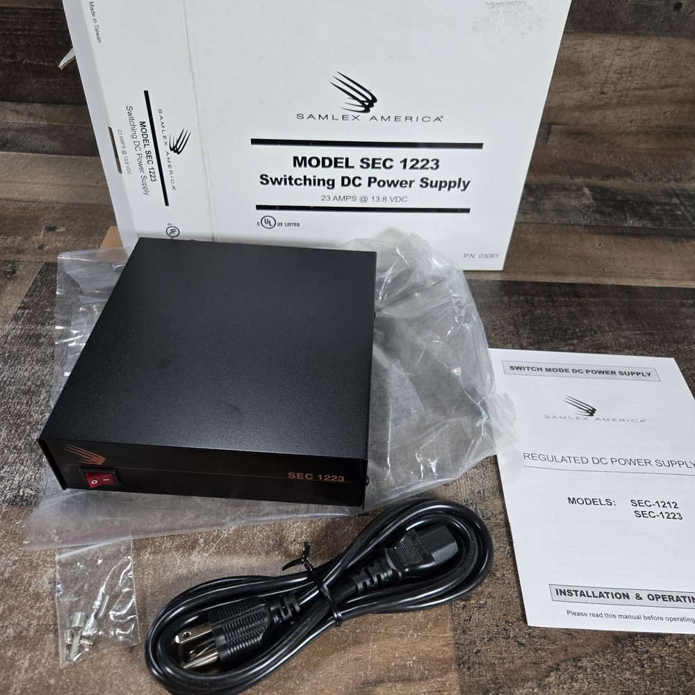 Samlex SEC-1223 23A 13.8VDC Switching Power Supply