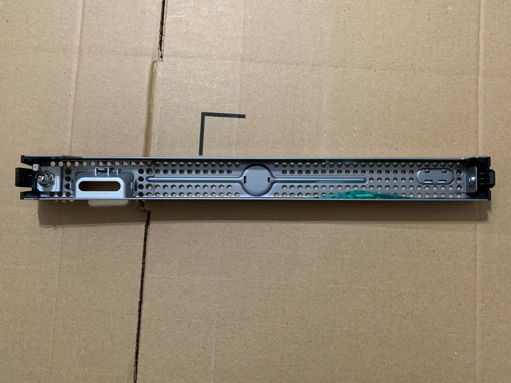 Dell PowerEdge R300 Front Bezel WITH Keys