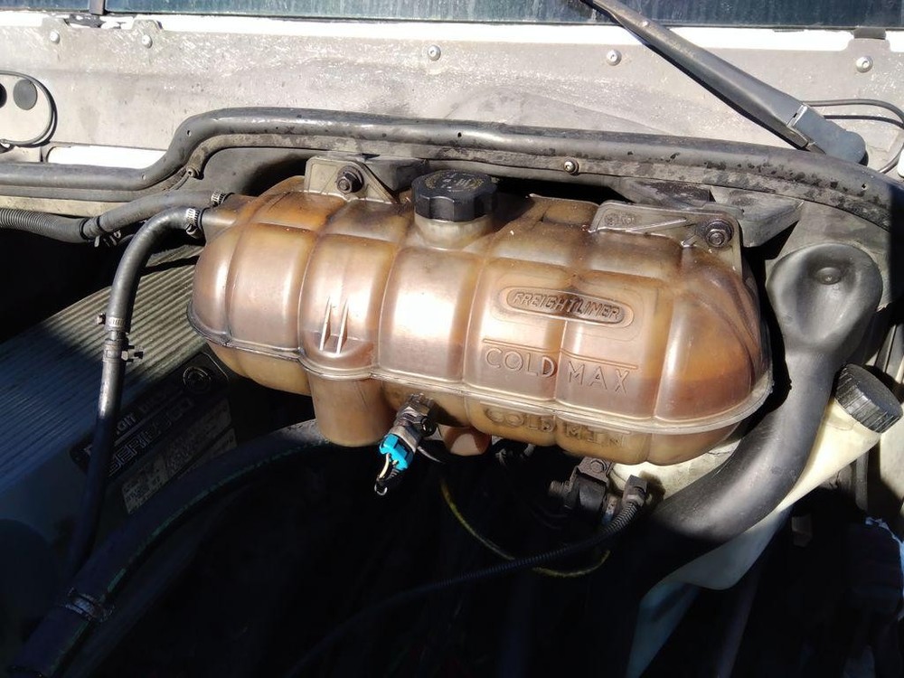For 2004 FREIGHTLINER COLUMBIA 120 RADIATOR OVERFLOW TANK ,  MD