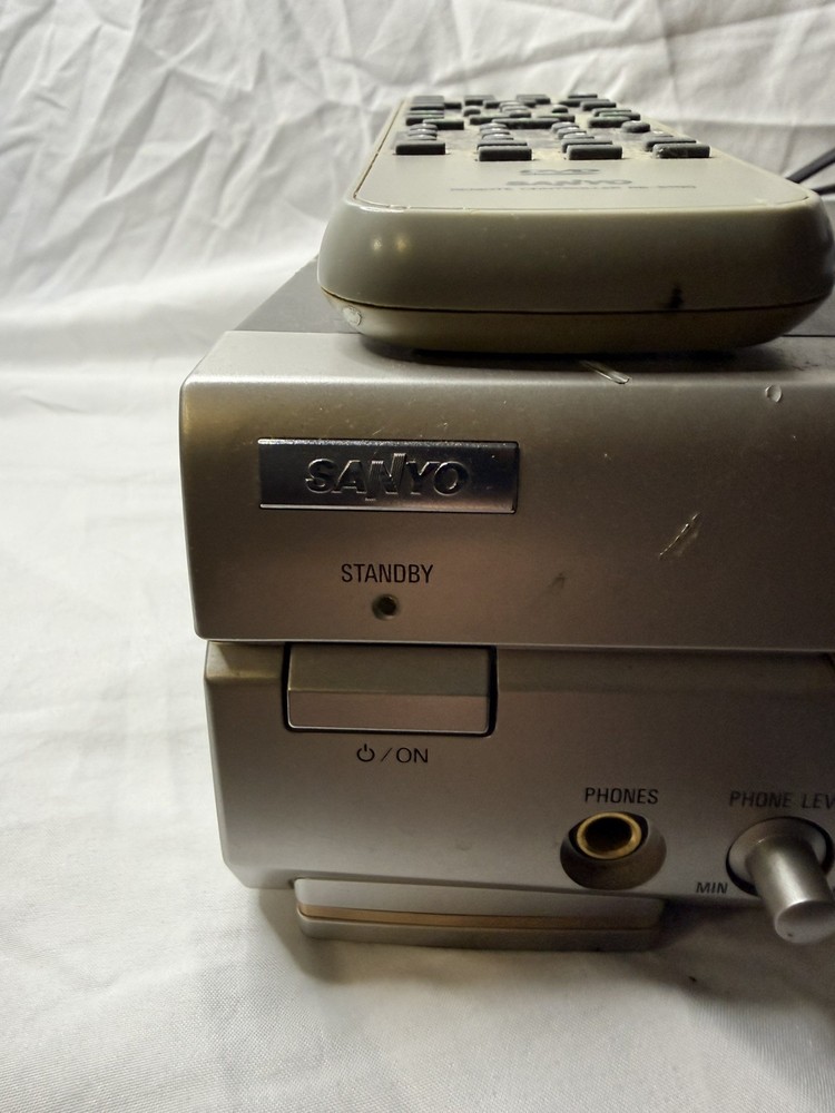 Sanyo DVD Video CD Player Model DWM-360w/ Box Remote Tested