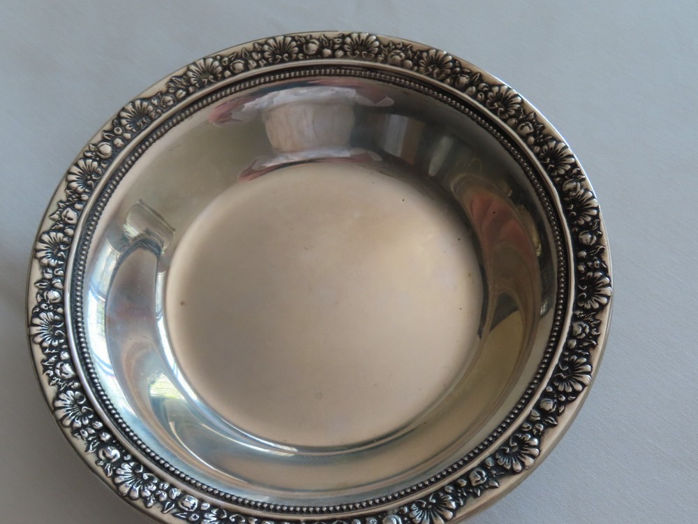 REED & BARTON STERLING SILVER CANDY/TRINKET DISH #X497 - 100g