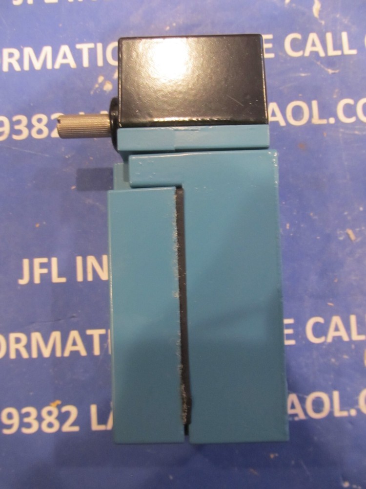 Honeywell Micro Limit Switch, 1/2"npt, LSA1A, New Unused Surplus
