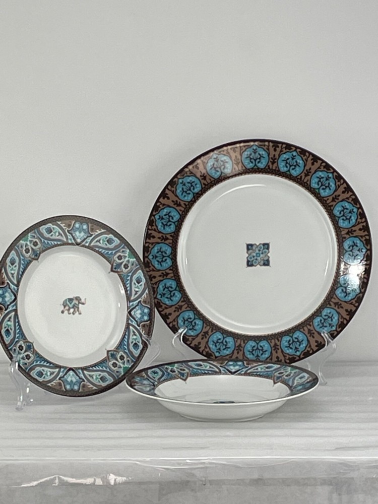 Vera Bradley My Home JAVA BLUE Andrea by Sadek 3 Piece Place Setting(s)