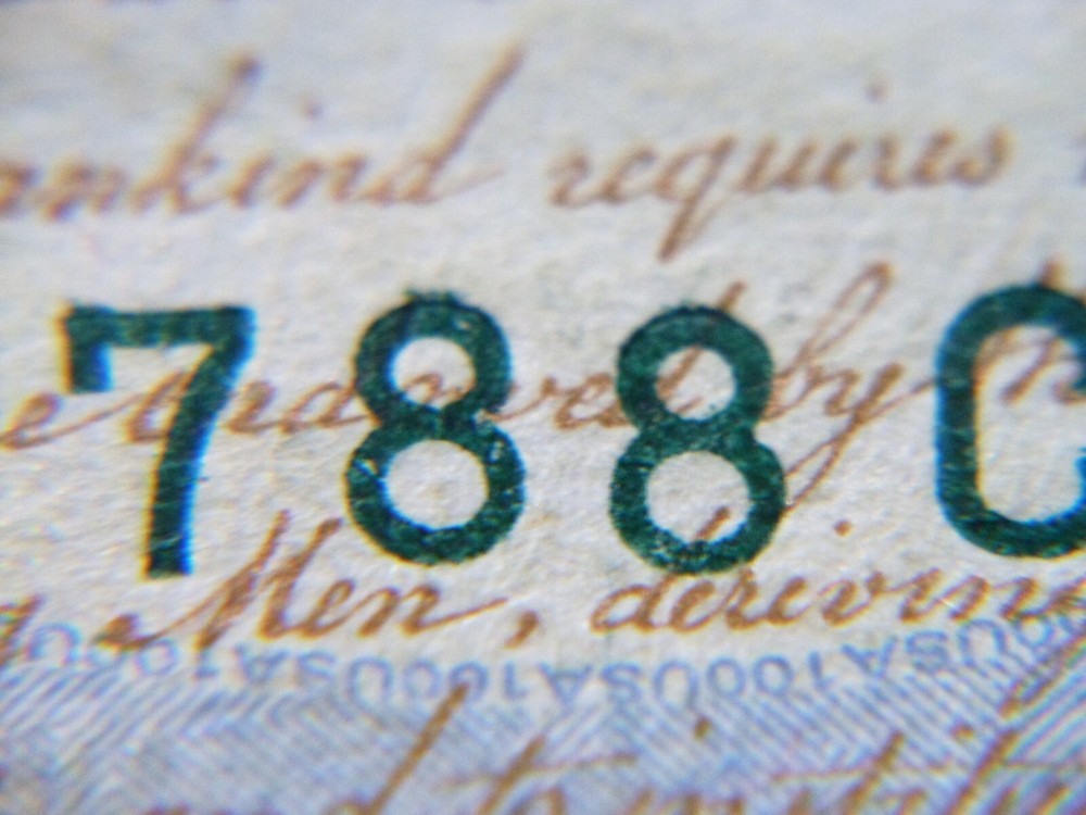 2009-A $100 VF/VF+ FRN with a Raised Digit (8) Error on Lower Serial #