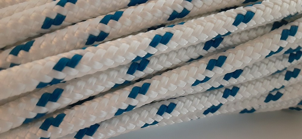 5/16 x 200 ft. Double Braid-Yacht Braid polyester rope hank. White/Blue