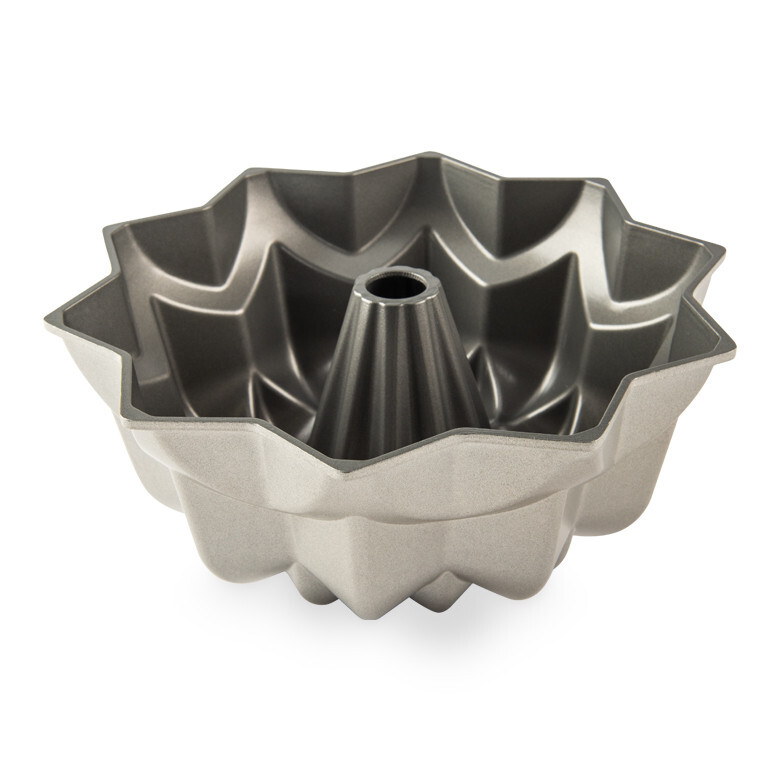 Nordic Ware Vintage Star Bundt®