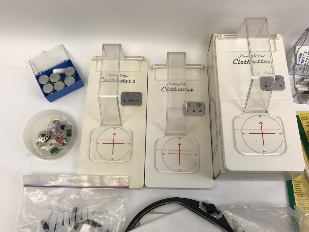 Janome Memory Craft 5000 Computerized Sewing & Embroidery Machine w/ Accessories