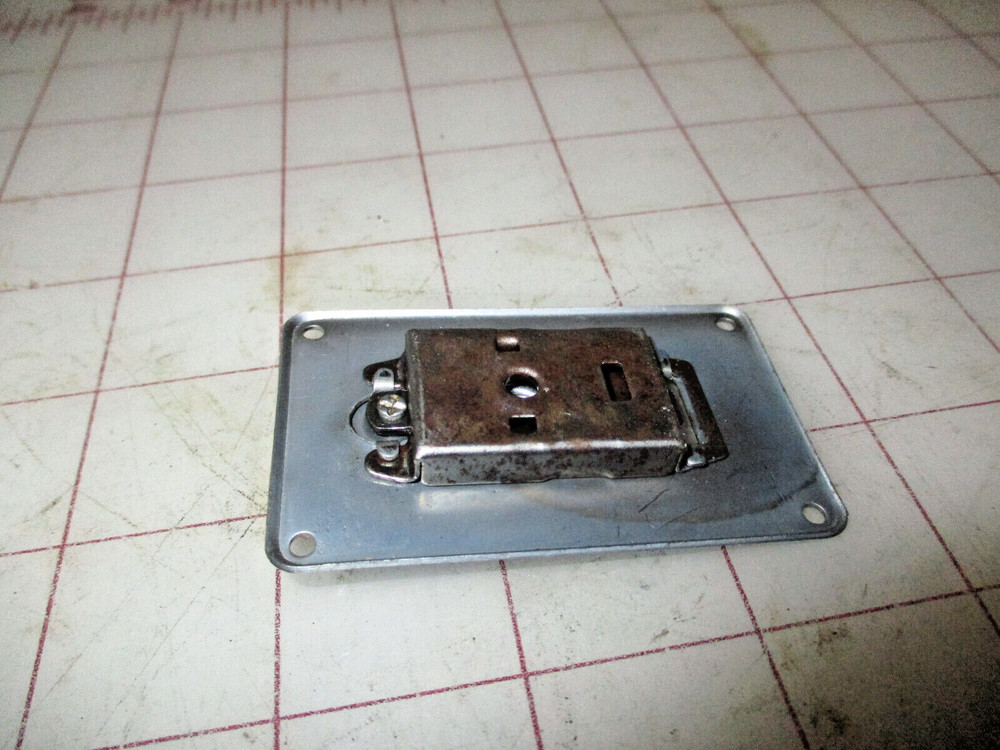 Singer Sewing Machine 221 Case Lock with beveled edges