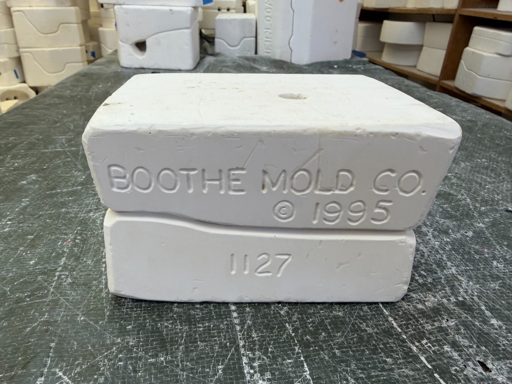VINTAGE BOOTHE CERAMIC MOLD #1127 GRAPES