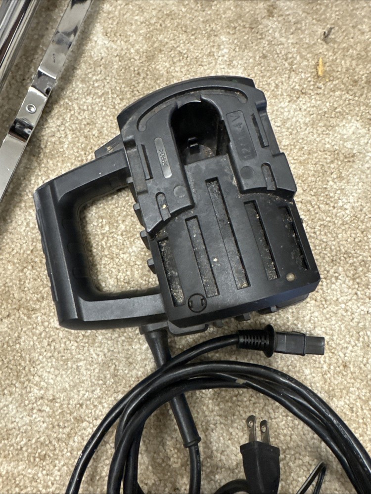 Skil 12 Volt Air Gun And Flashlight