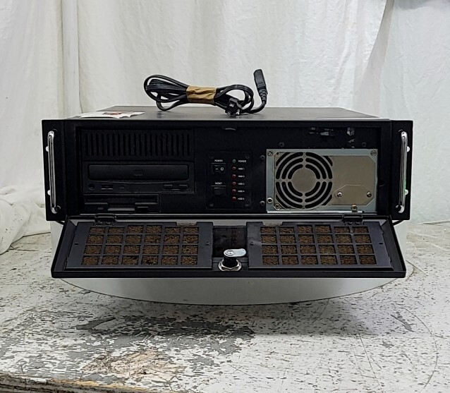 PINNACLE SYSTEMS 37D20A000 B 7D20A2210136 Server INTEL P3 256MB SEE NOTES