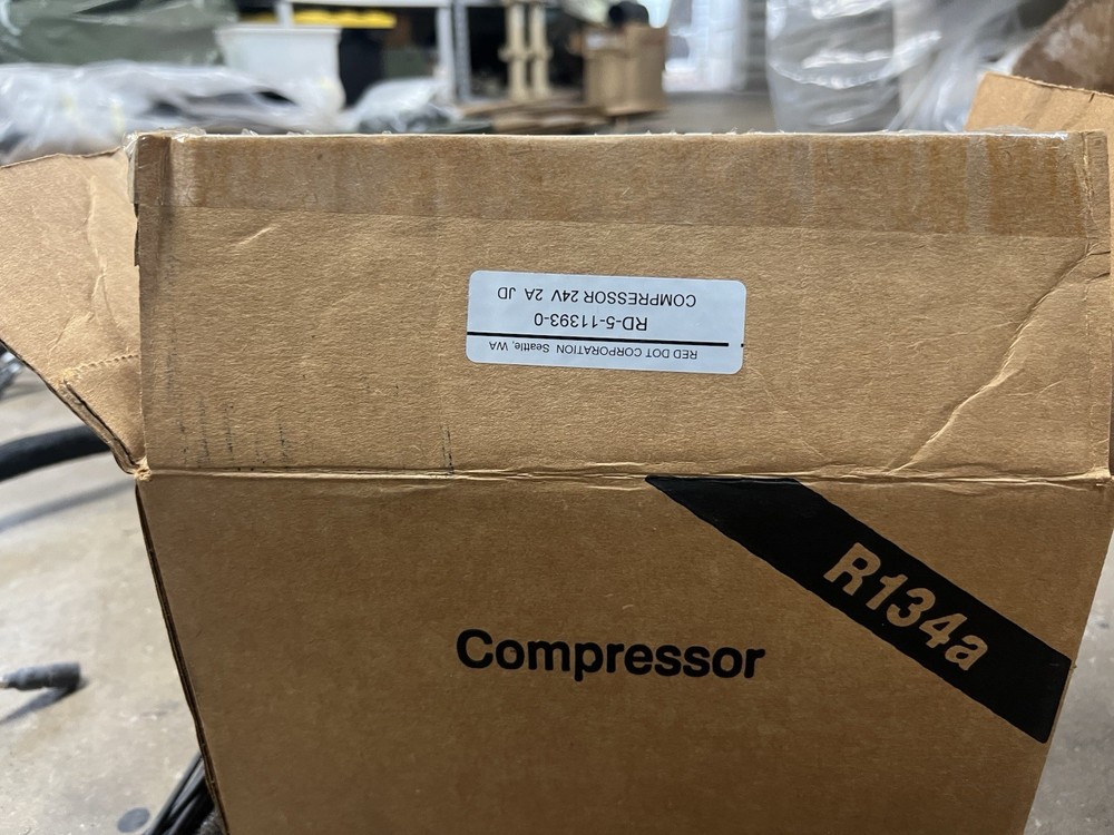 HMMWV Red Dot AC compressor 24V