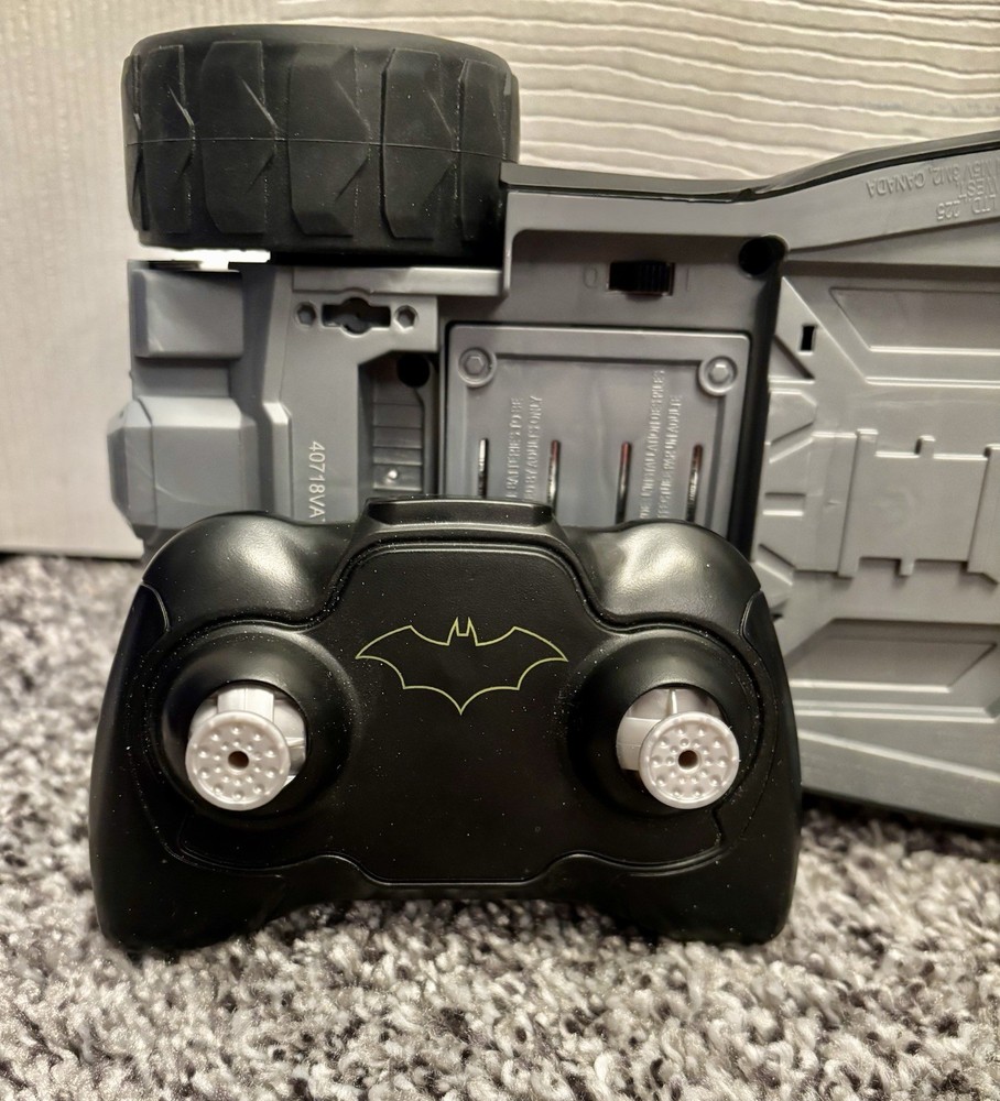 Spin Master Batman Batmobile RC Remote Control Car w/ Action Figure Set