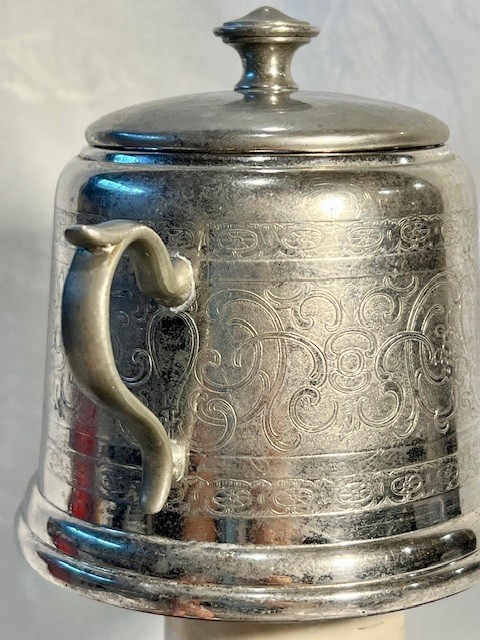 Vtg. Sugar bowl Silver Plated covered Engraved double handle