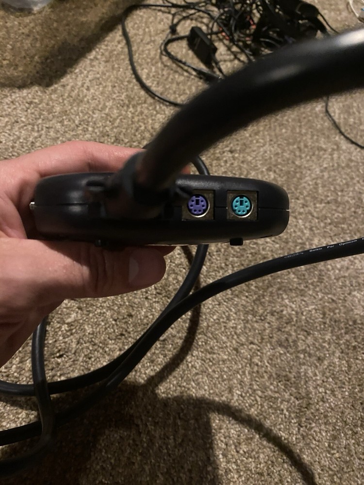 BELKIN PS/2 2-Port KVM Switch