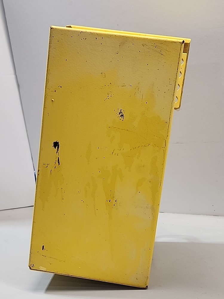 BRADY - Large Group Lock Box - Yellow - 50 Lock Max