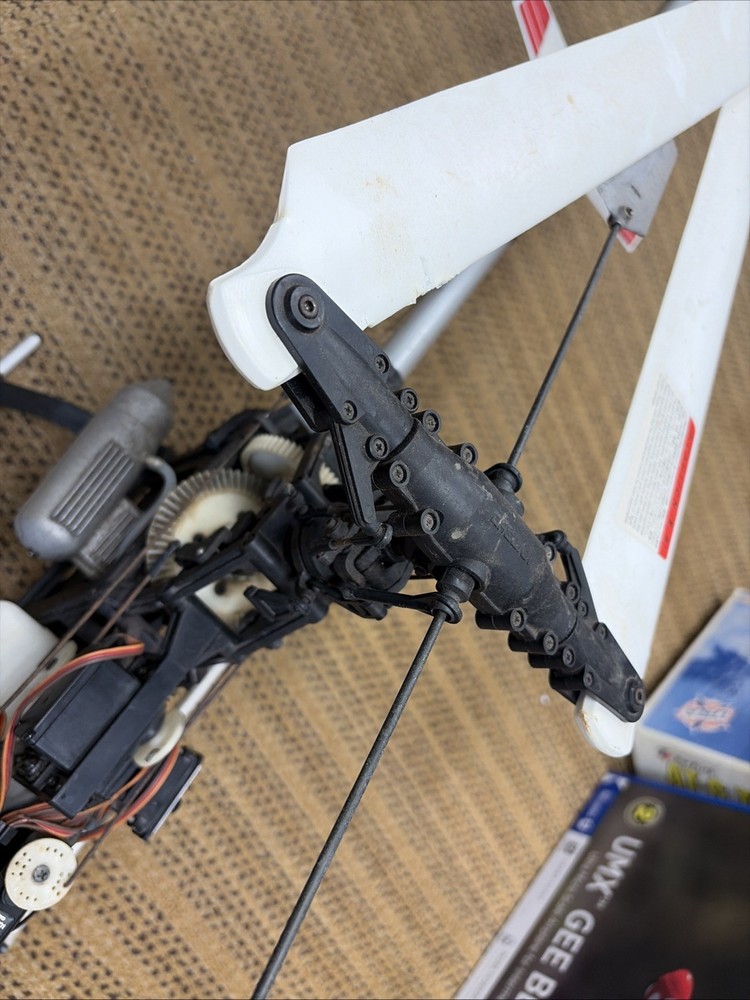 Kyosho Concept 30 helicopter