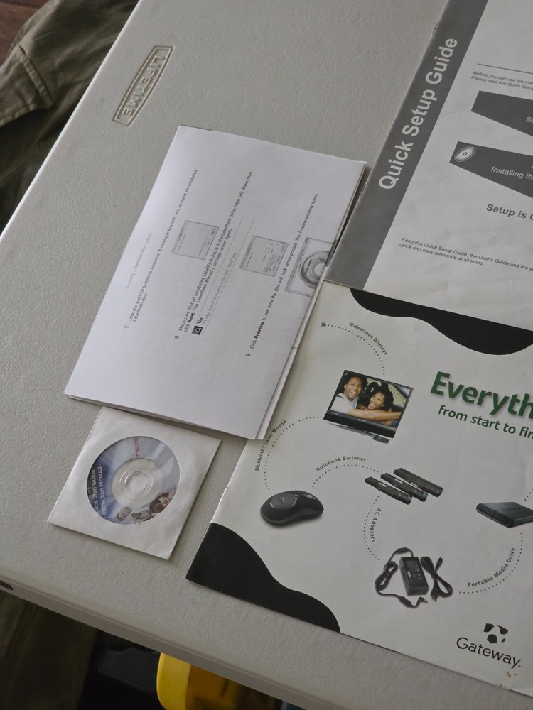 Misc early 00s computer software CD Disc Lot, pamphlets manuals