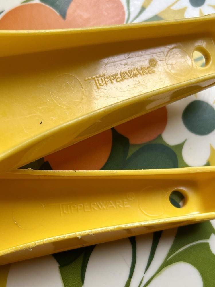 Vintage Tupperware 1QT & 2QT Colander Strainer Set 2 Yellow MCM Kitchen Plastic