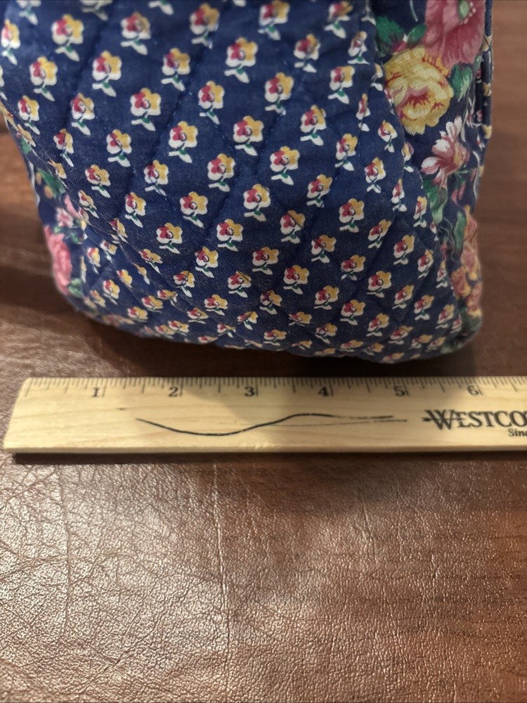 Vera Bradley quilted Shoulder purse. Flower Pattern.