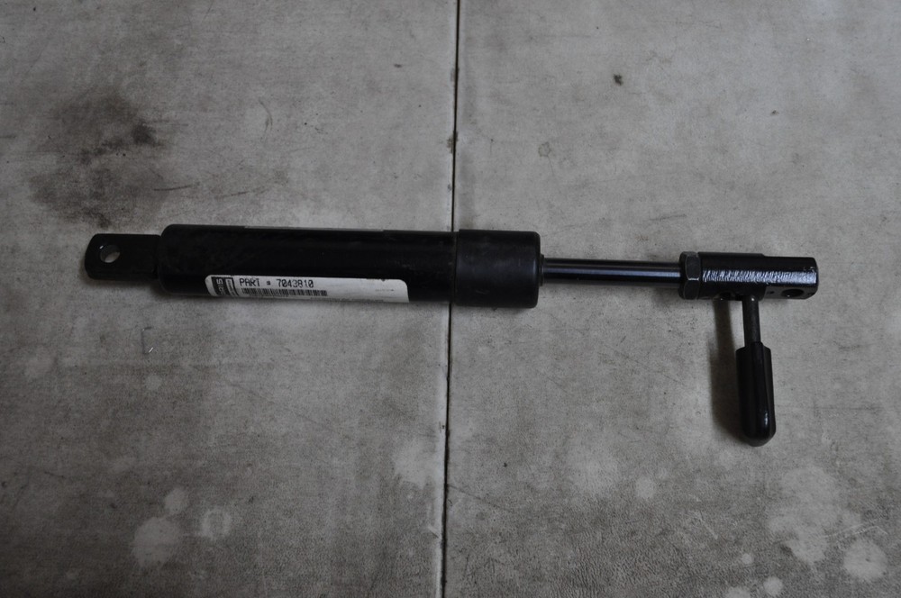 Polaris 7043810 Oil Locking Shock Assembly