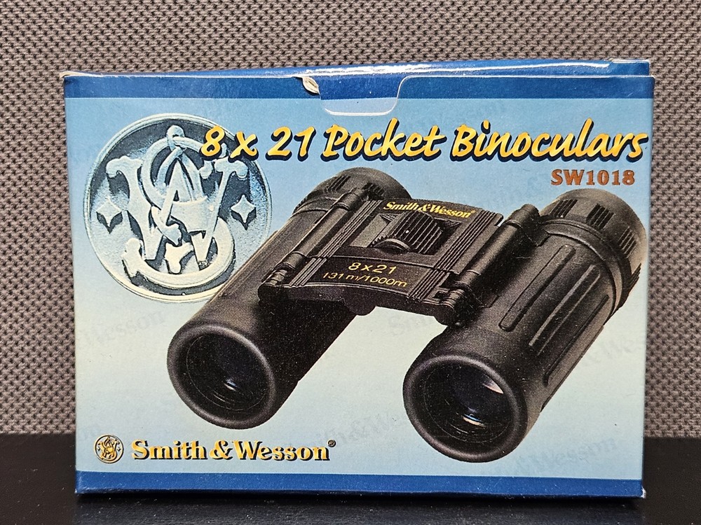 SMITH & WESSON COMPACT BINOCULARS IN ORIGINAL BOX