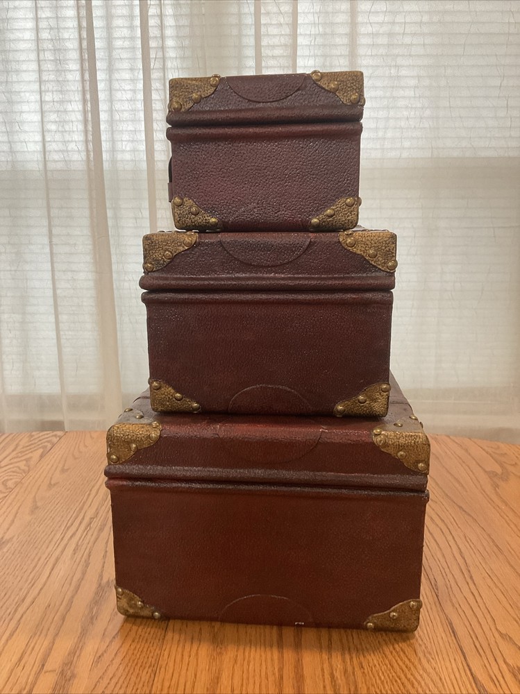 Nesting Trunks Faux Leather Steamer Suitcase 3Pc Set Replica Brass Edges Display
