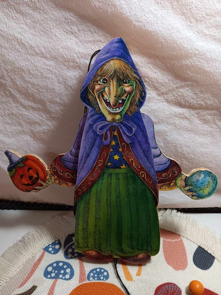 Vintage Fortune Teller Witch Pull Puppet!!